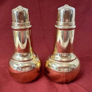 International Silver Gold/Brass Tone Salt & Pepper Shaker Set VINTAGE